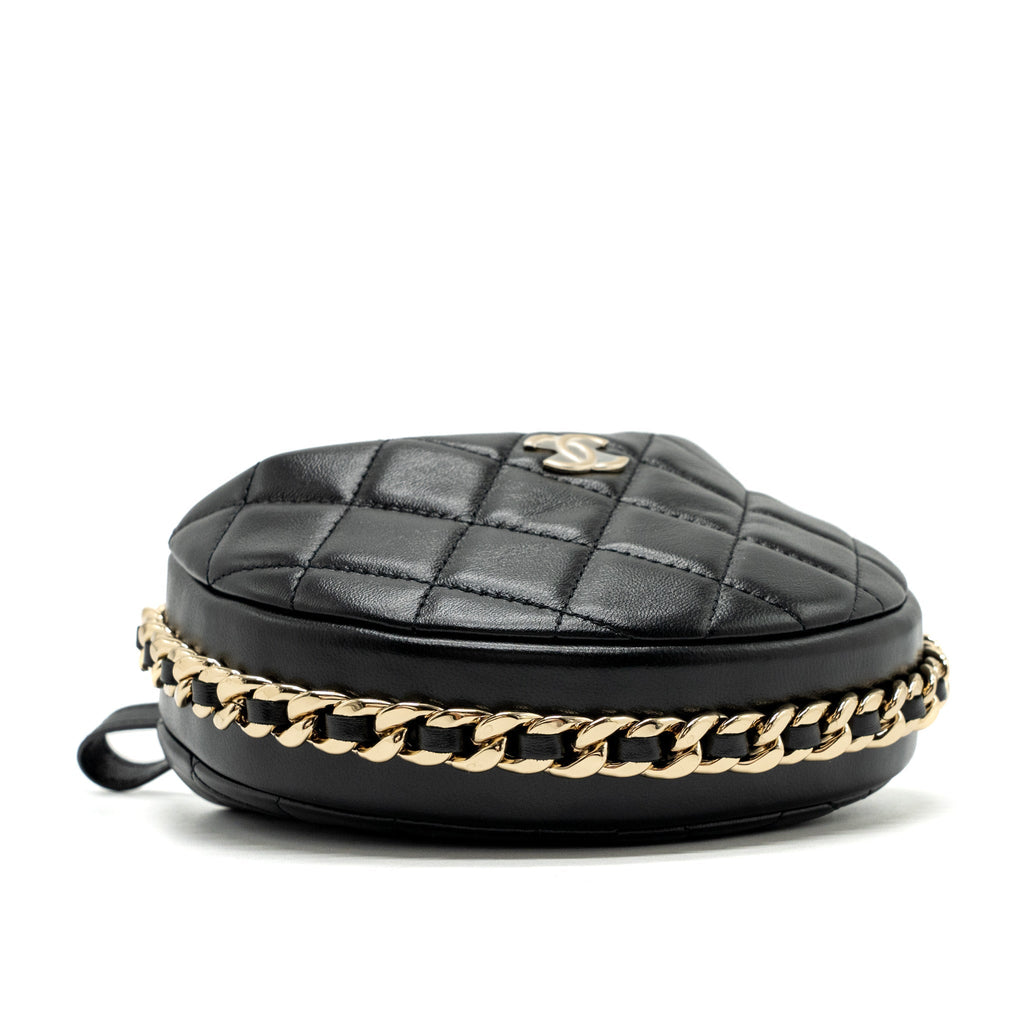 Chanel 23C round Clutch lambskin black  (microchip)