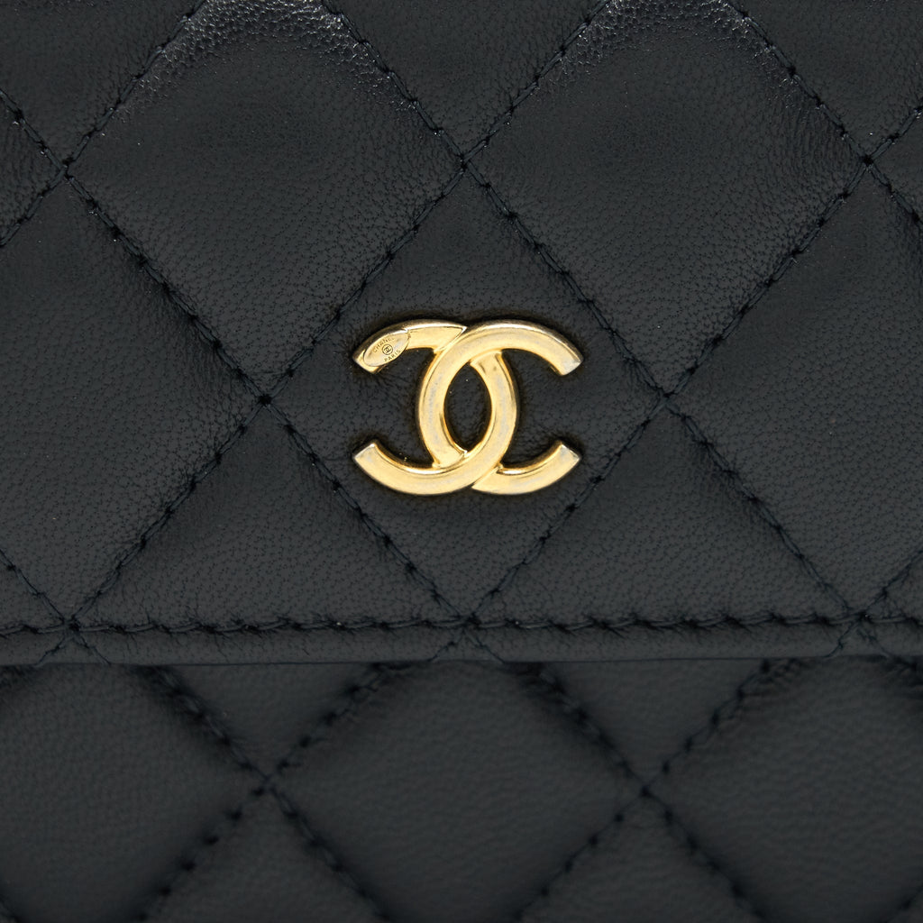 Chanel pearl crush Belt Bag Black with  serial 30