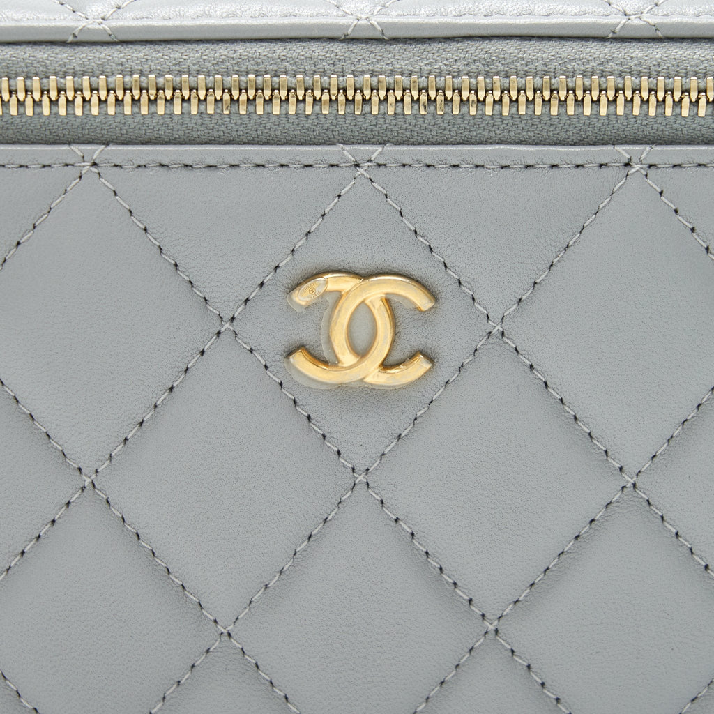 Chanel 21B Pearl Crush Long Vanity with Chain Light Grey