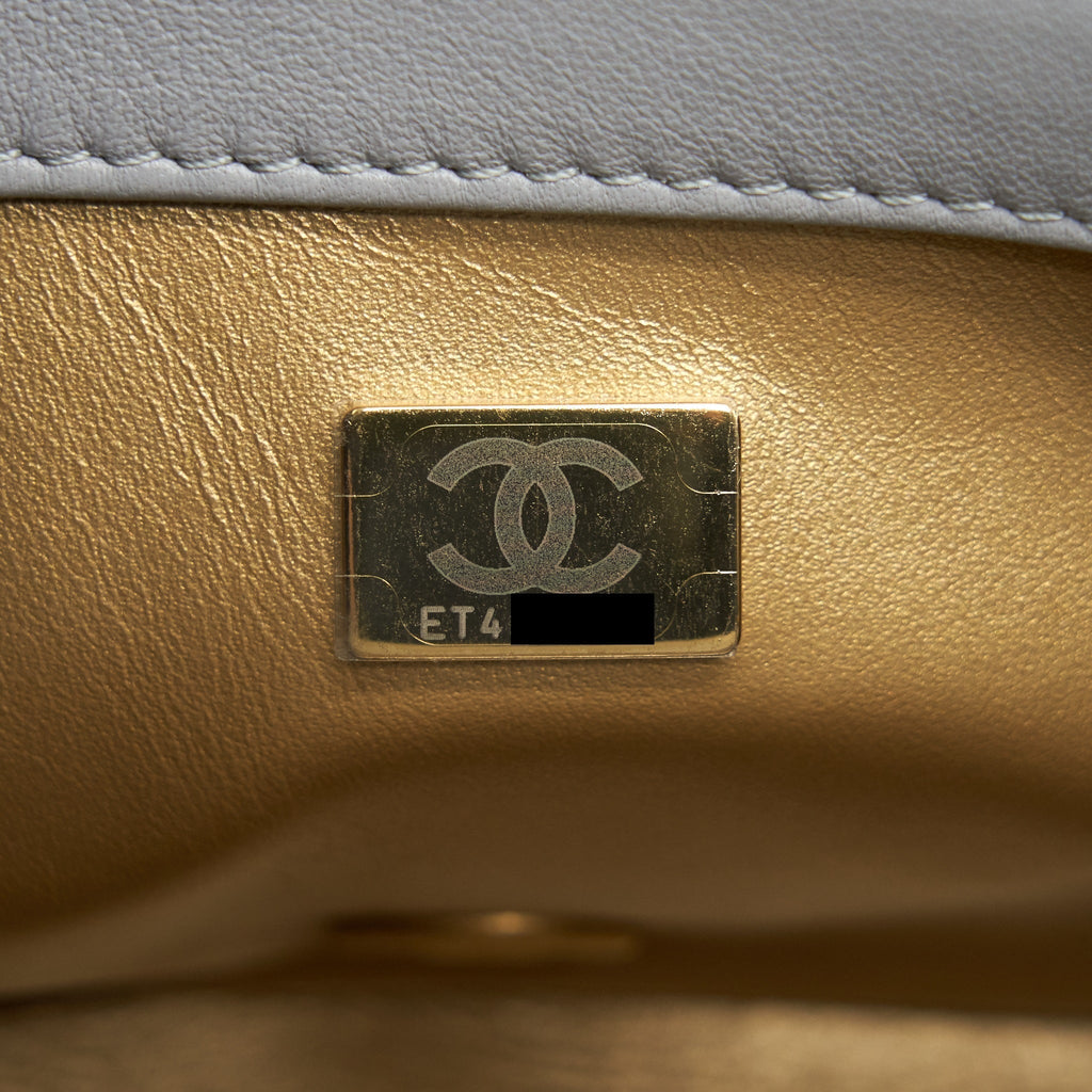 Chanel 21B Pearl Crush mini square Flap Bag grey