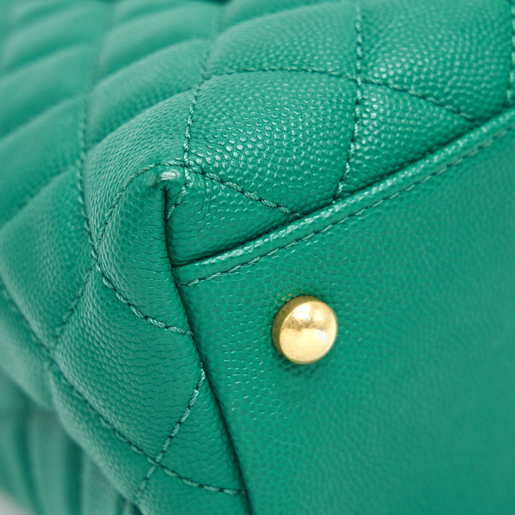 Chanel Cocohandle Flap Bag Medium Green with