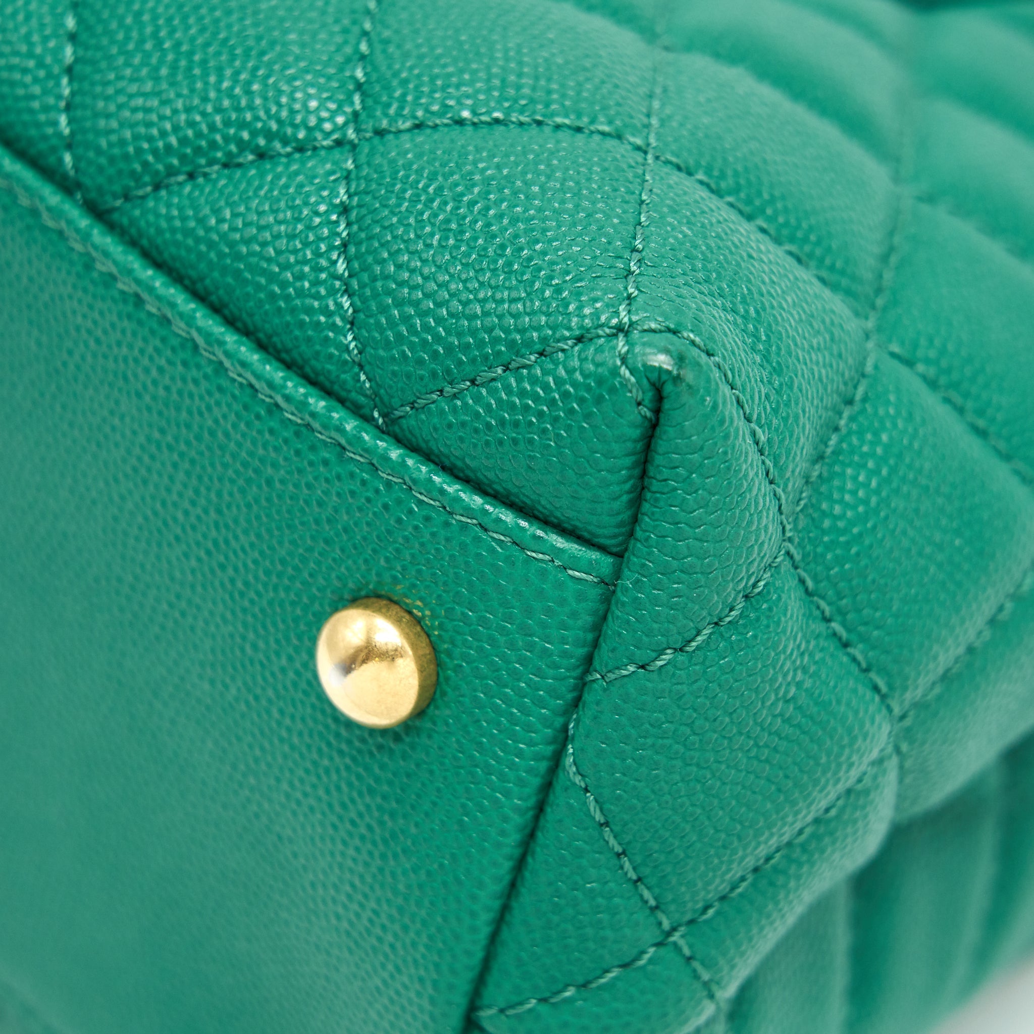 Chanel Cocohandle Flap Bag Medium Green with