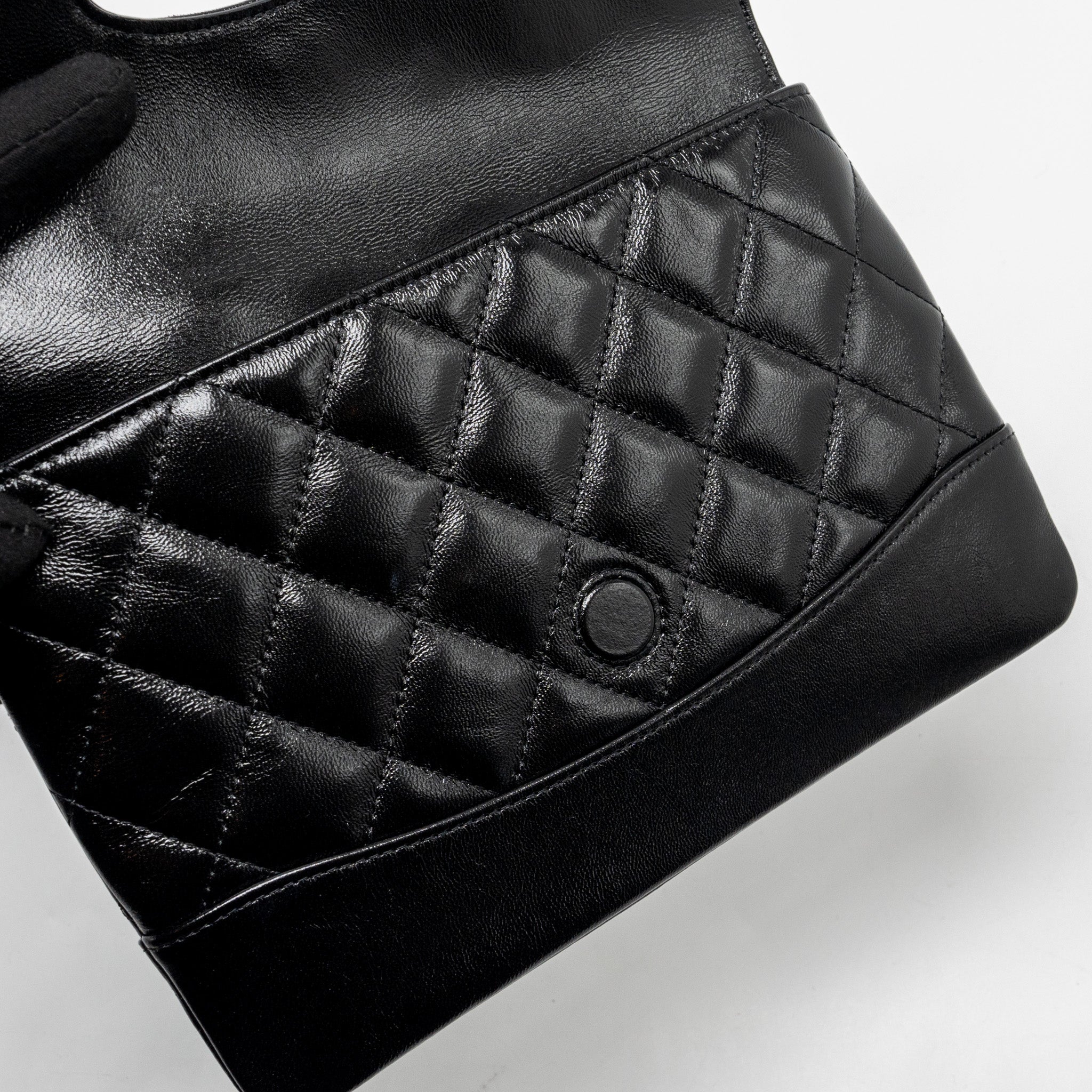 Chanel 24S Mini 31 Clutch Shiny lambskin Black L (Microchip)