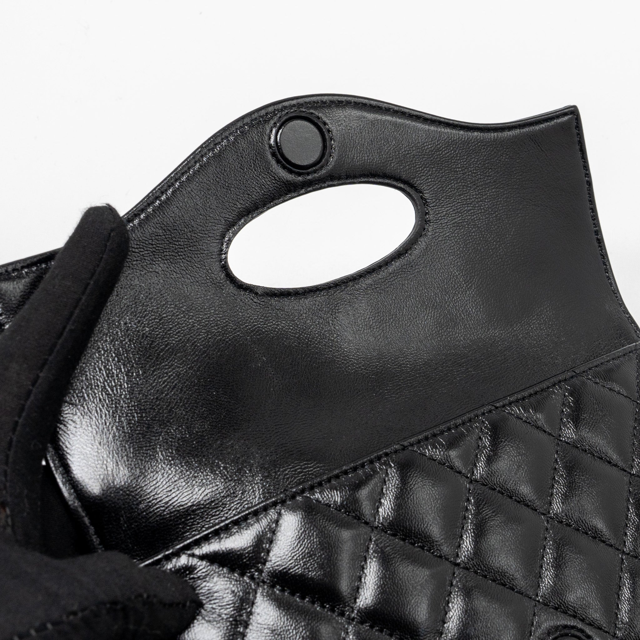 Chanel 24S Mini 31 Clutch Shiny lambskin Black L (Microchip)