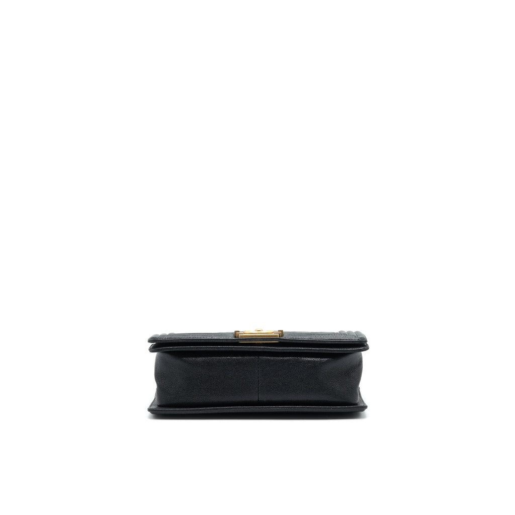 Chanel Chevron medium Boy Chanel Handbag Caviar Black