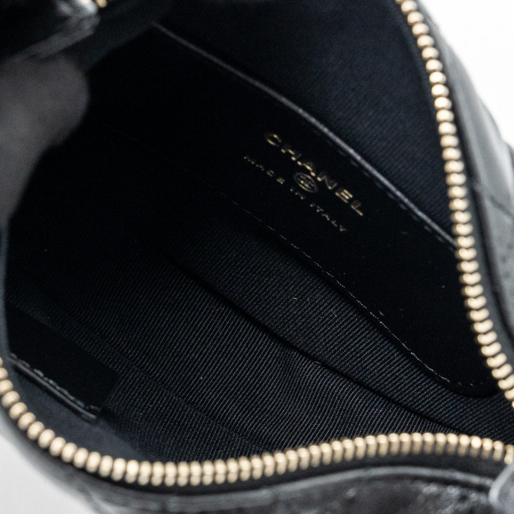 Chanel 23C round Clutch lambskin black  (microchip)