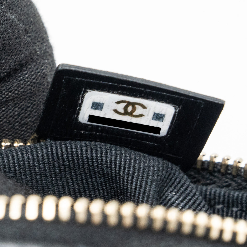 Chanel 23C round Clutch lambskin black  (microchip)