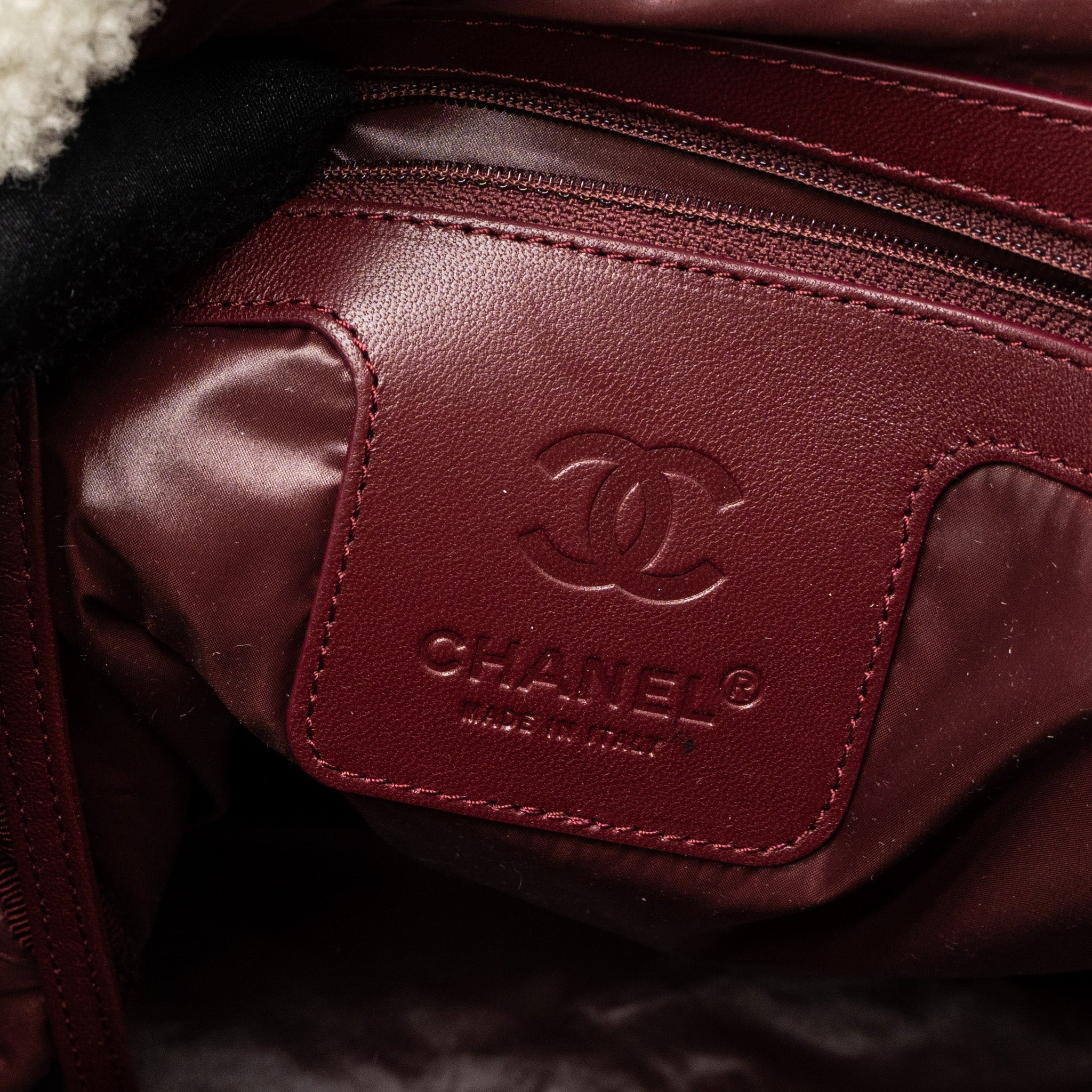 Chanel 19B Backpack Shearling White/Multicolour