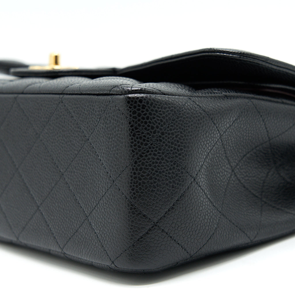 CHANEL JUMBO CLASSIC DOUBLE FLAP IN CAVIAR BLACK