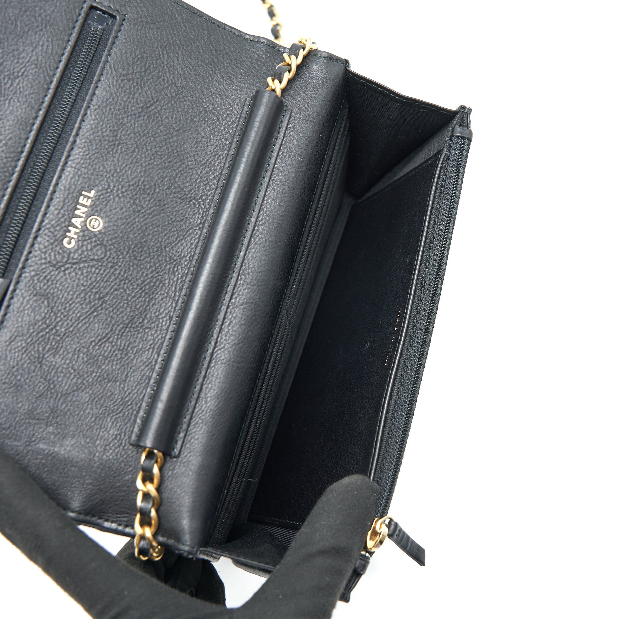 CHANEL CHEVRON WALLET ON CHAIN BLACK  CALFSKIN