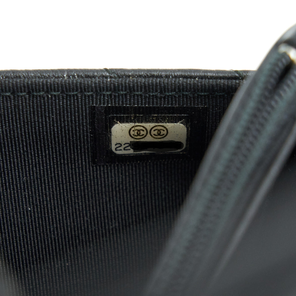 CHANEL CHEVRON WALLET ON CHAIN BLACK  CALFSKIN