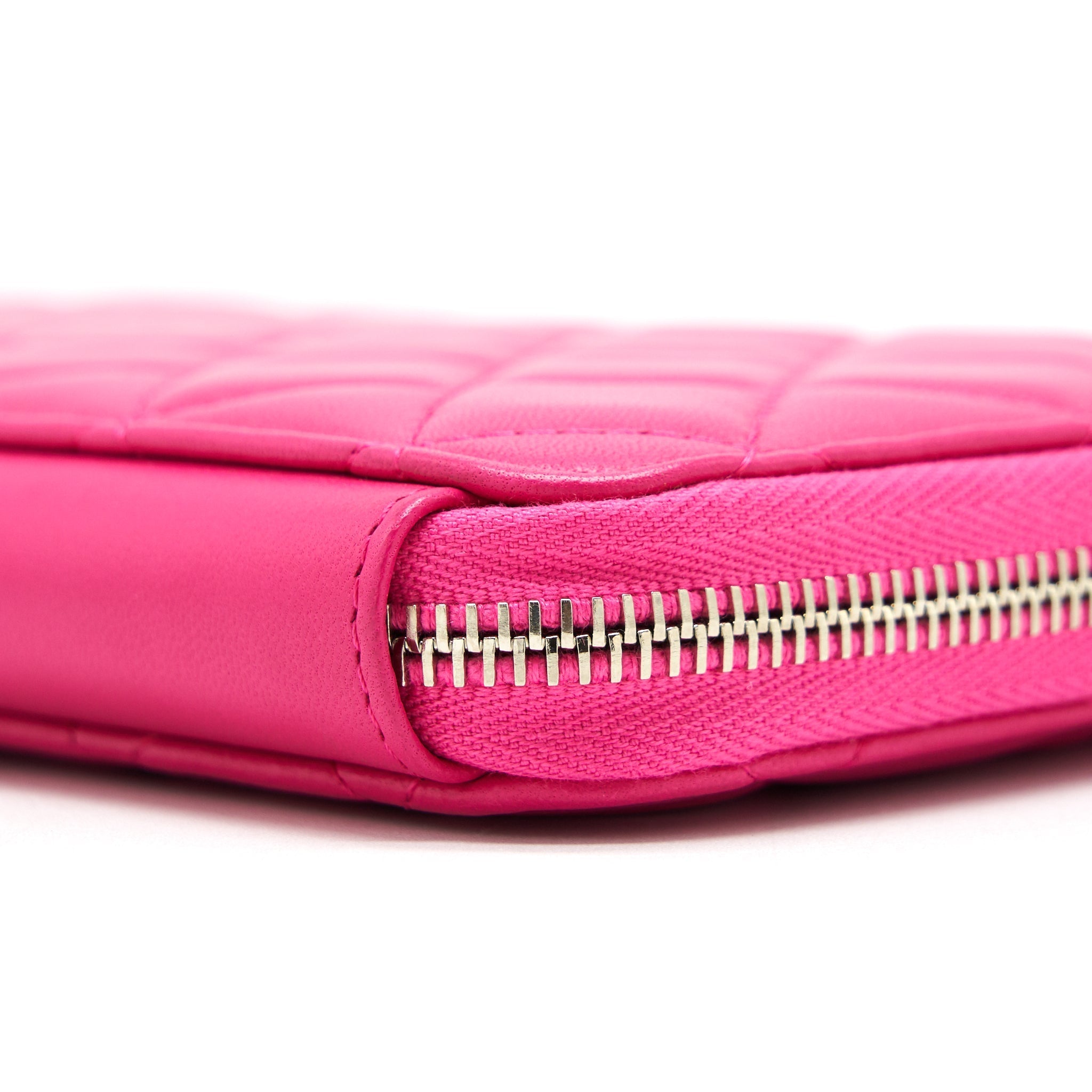 Chanel Quilted Zipper Clutch Lambskin Pink