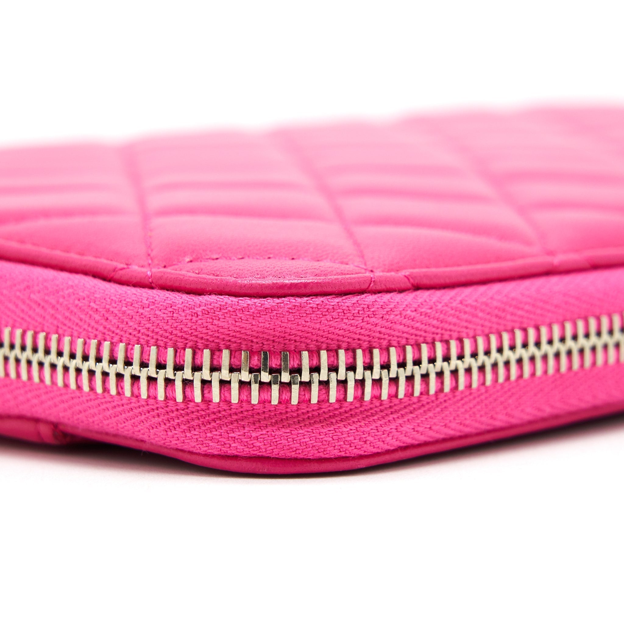 Chanel Quilted Zipper Clutch Lambskin Pink