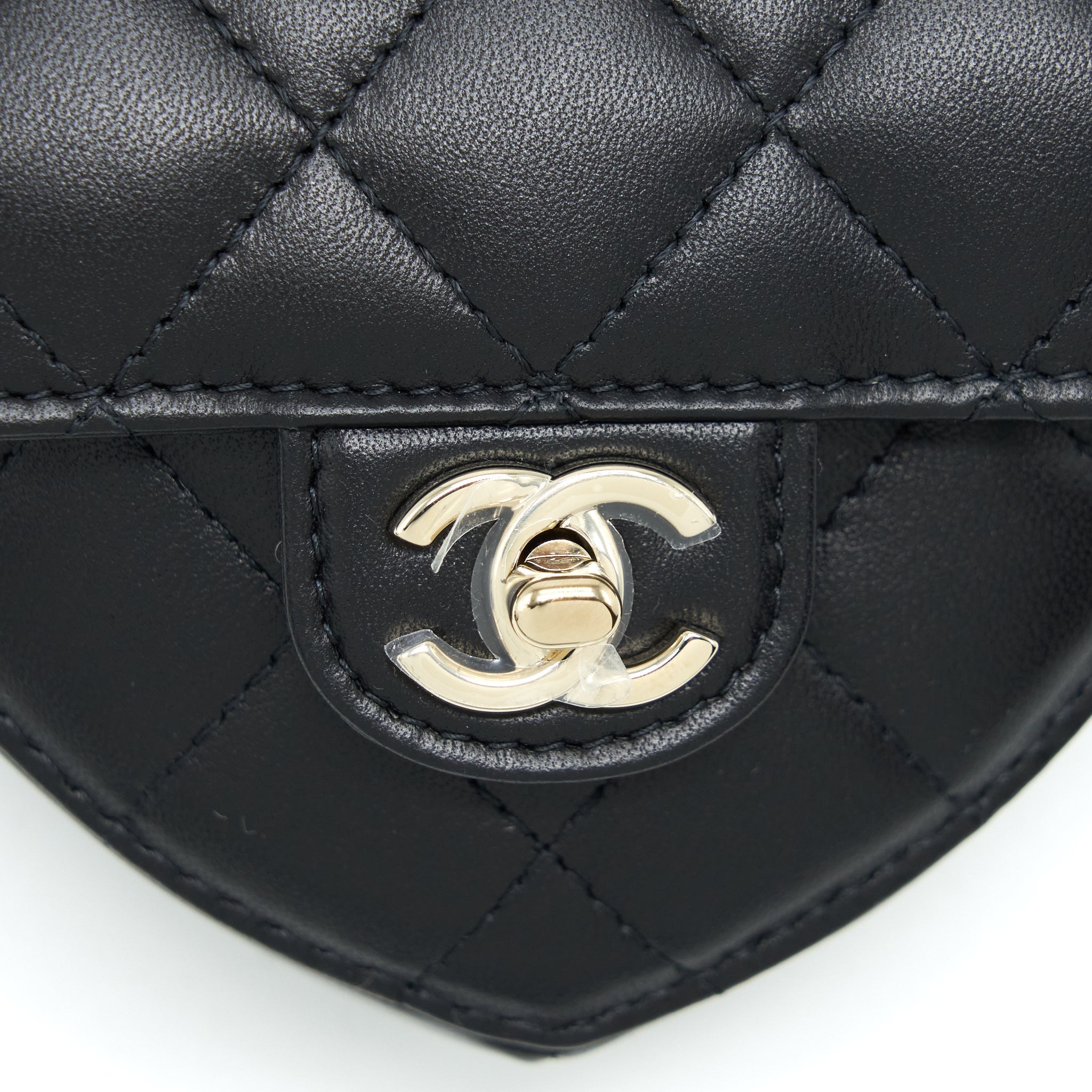 Chanel 22S Heart Belt Bag Lambskin Black L