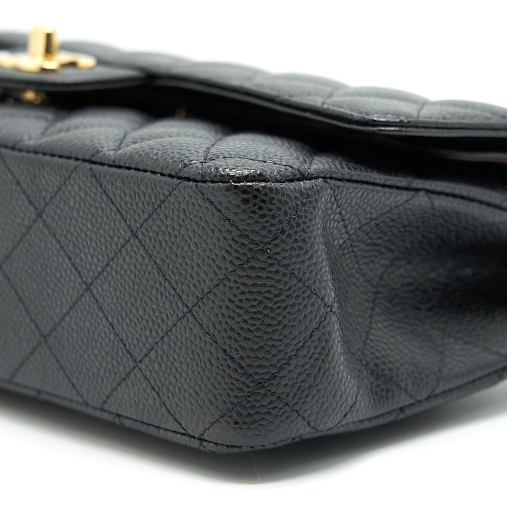Chanel Medium Classic Double Flap Caviar in Black