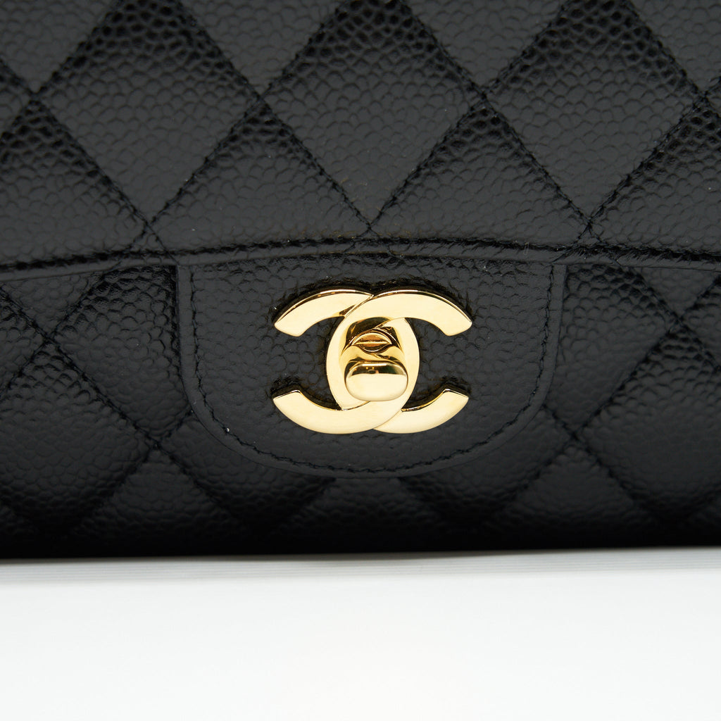 Chanel Medium Classic Double Flap Caviar in Black
