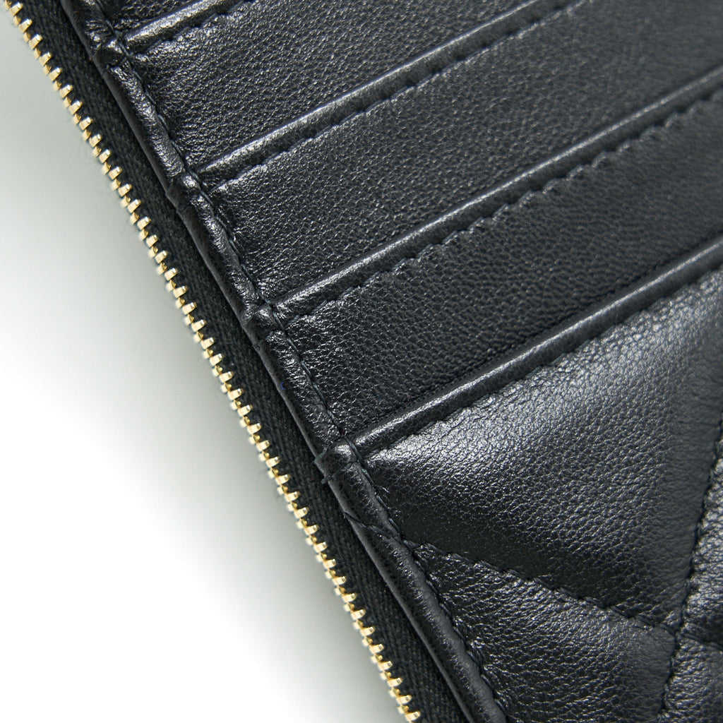 CHANEL 19 Phone and  Holder Lambskin Quilted Black