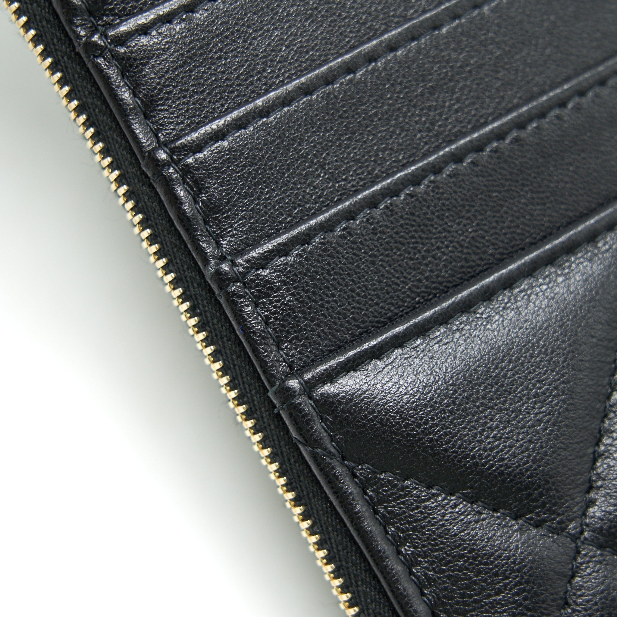 CHANEL 19 Phone and  Holder Lambskin Quilted Black
