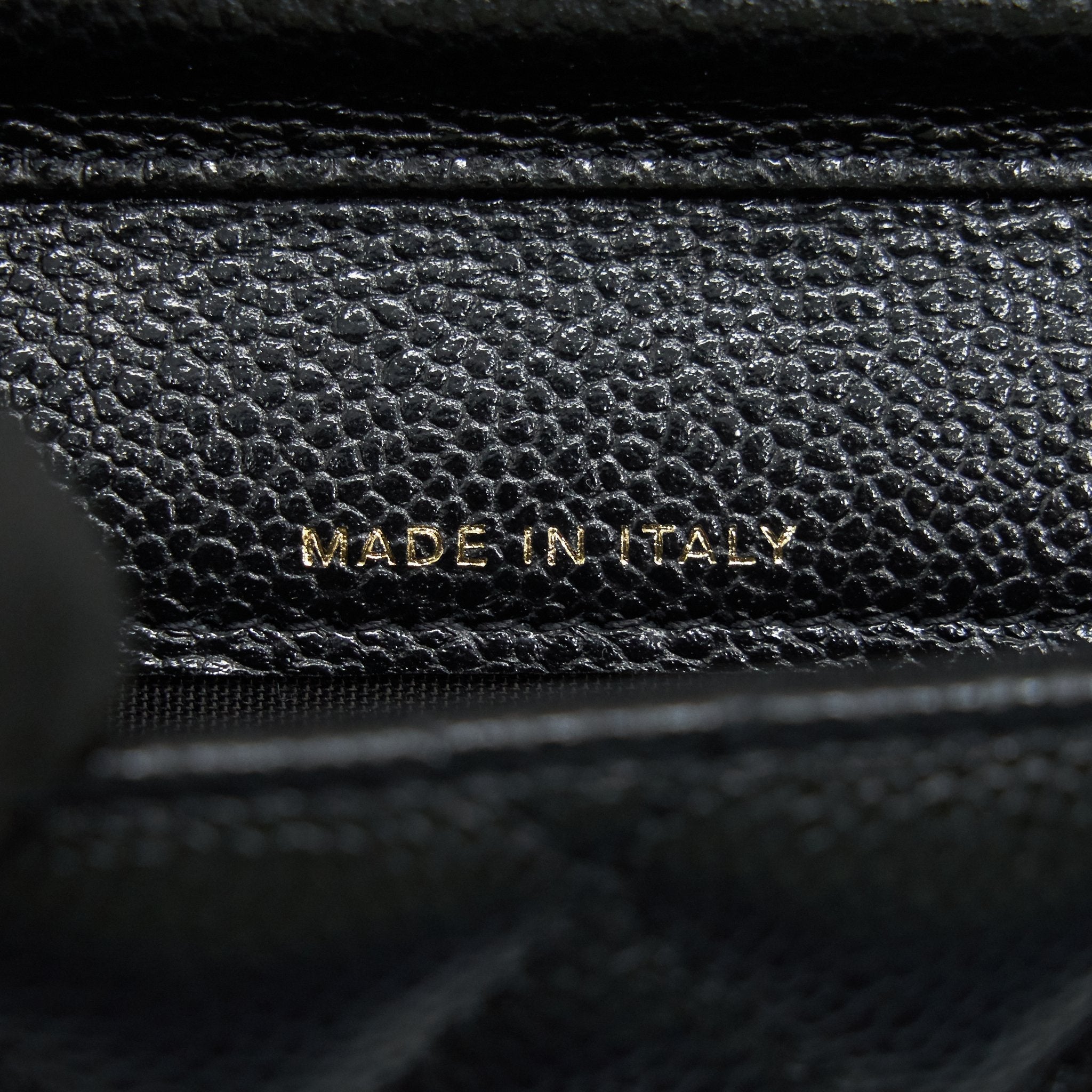Chanel 21A Flap  Holder With Chain Black