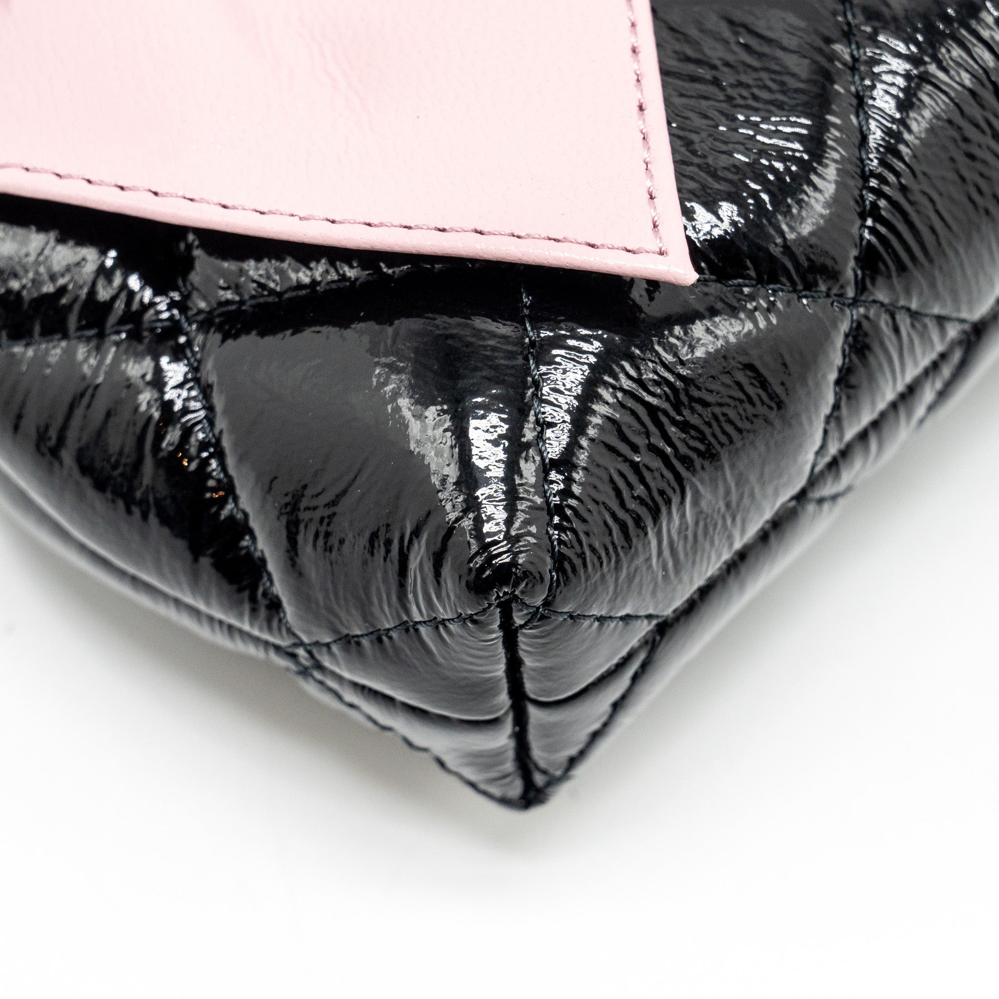 Chanel 24a Bowknot Clutch with Chain Patent Crumpled Lambskin/Shiny Lambskin Black/Pink  (Microchip)