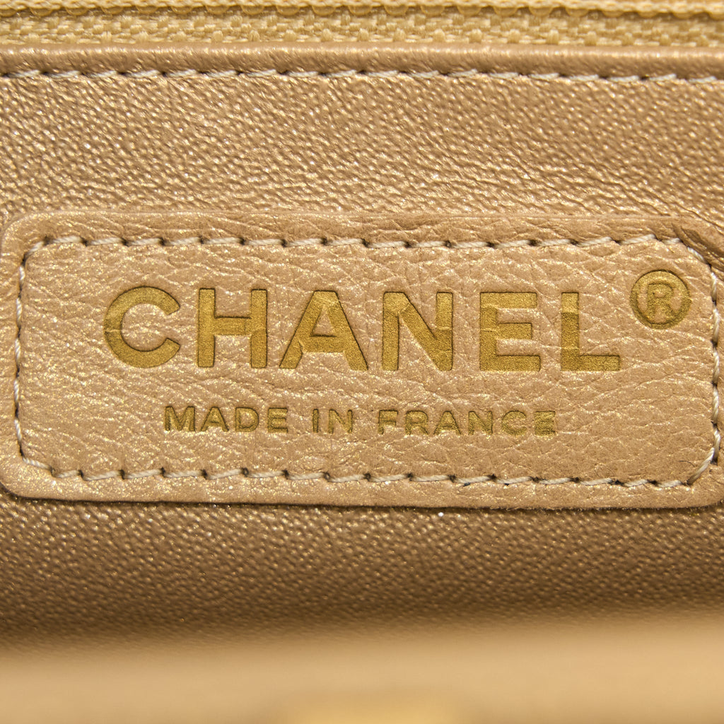 Chanel Timeless Clutch Caviar Gold Brushed