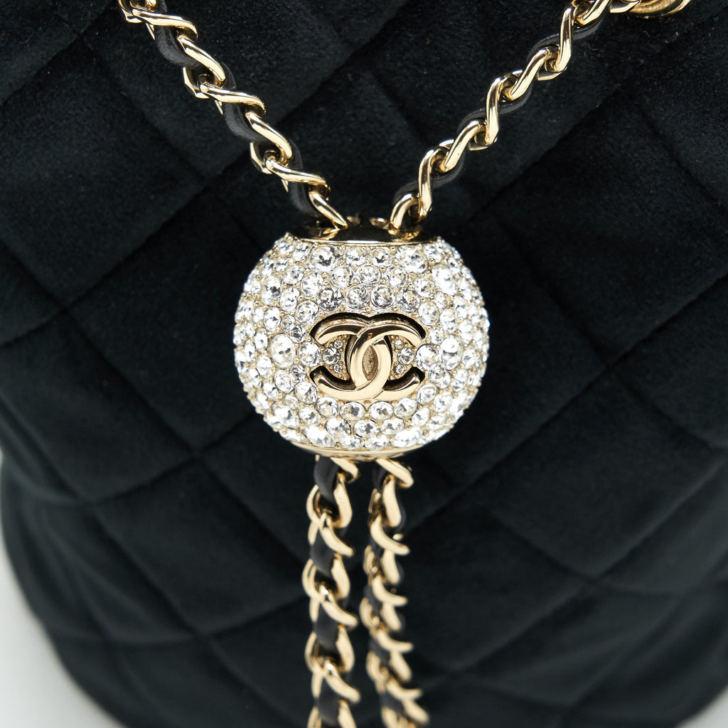 Chanel Pearl Crush On Chain Mini Bucket Velvet Black L