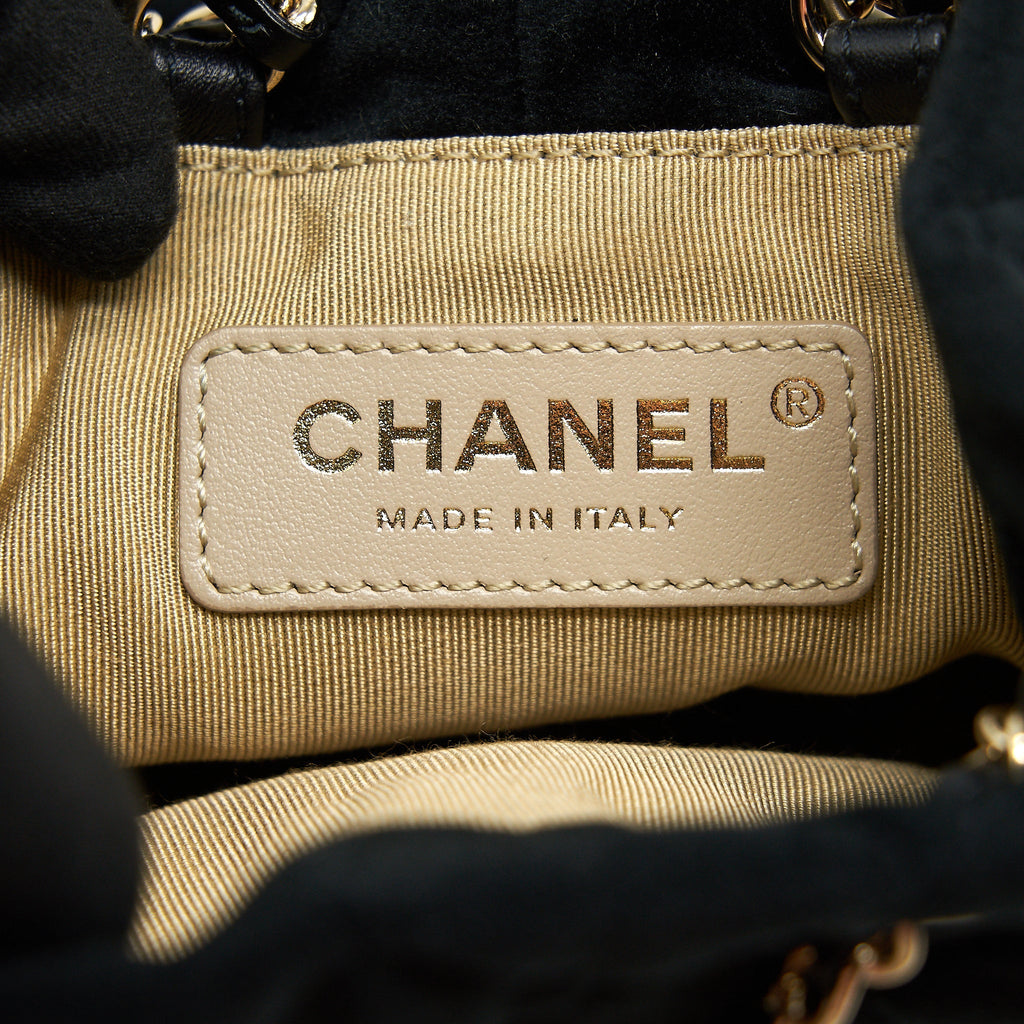 Chanel Pearl Crush On Chain Mini Bucket Velvet Black L