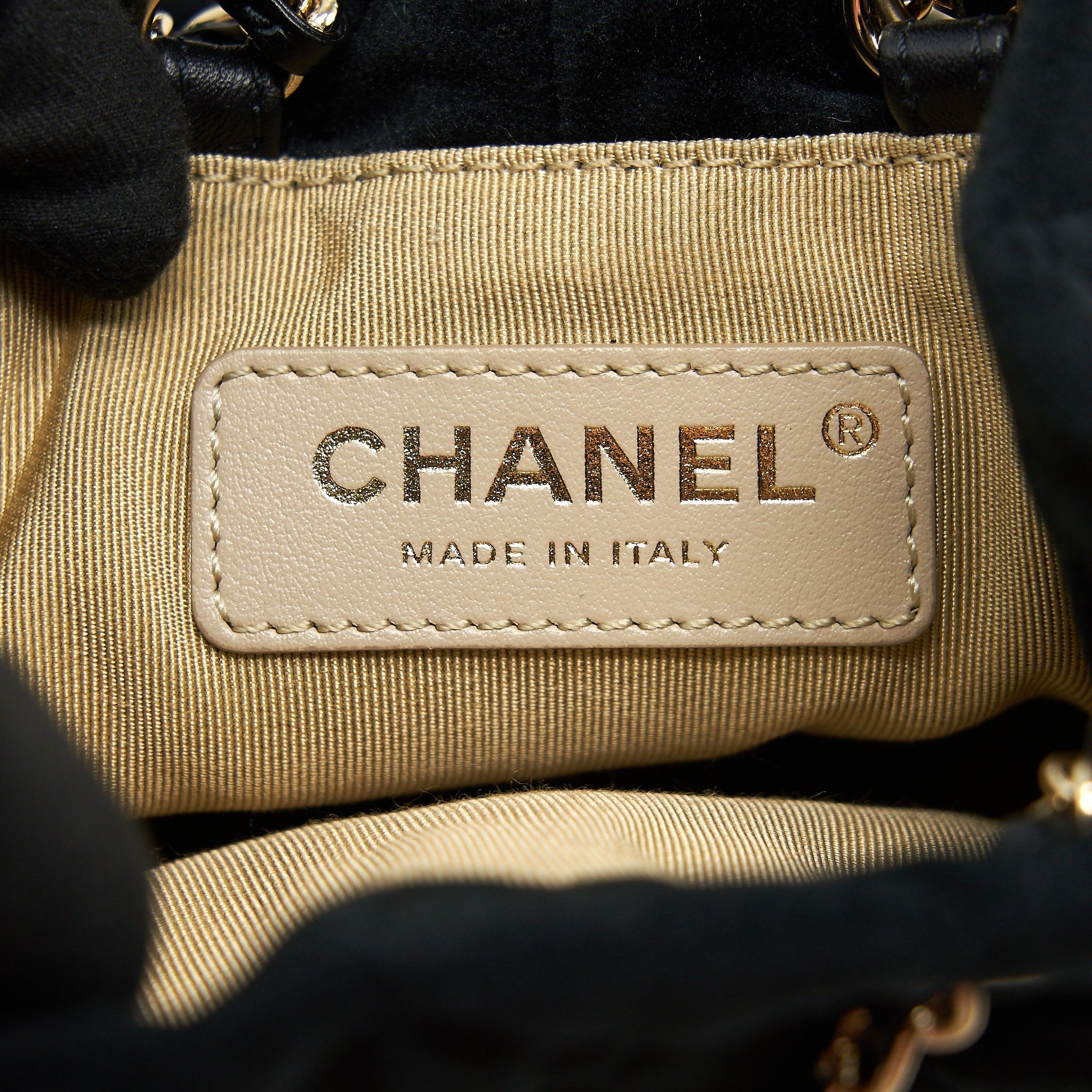 Chanel Pearl Crush On Chain Mini Bucket Velvet Black L
