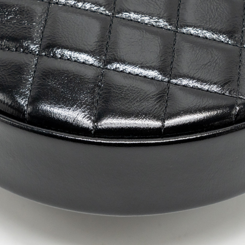 Chanel 21A Round Clutch with Detail Chain Calfskin Black (microchip)