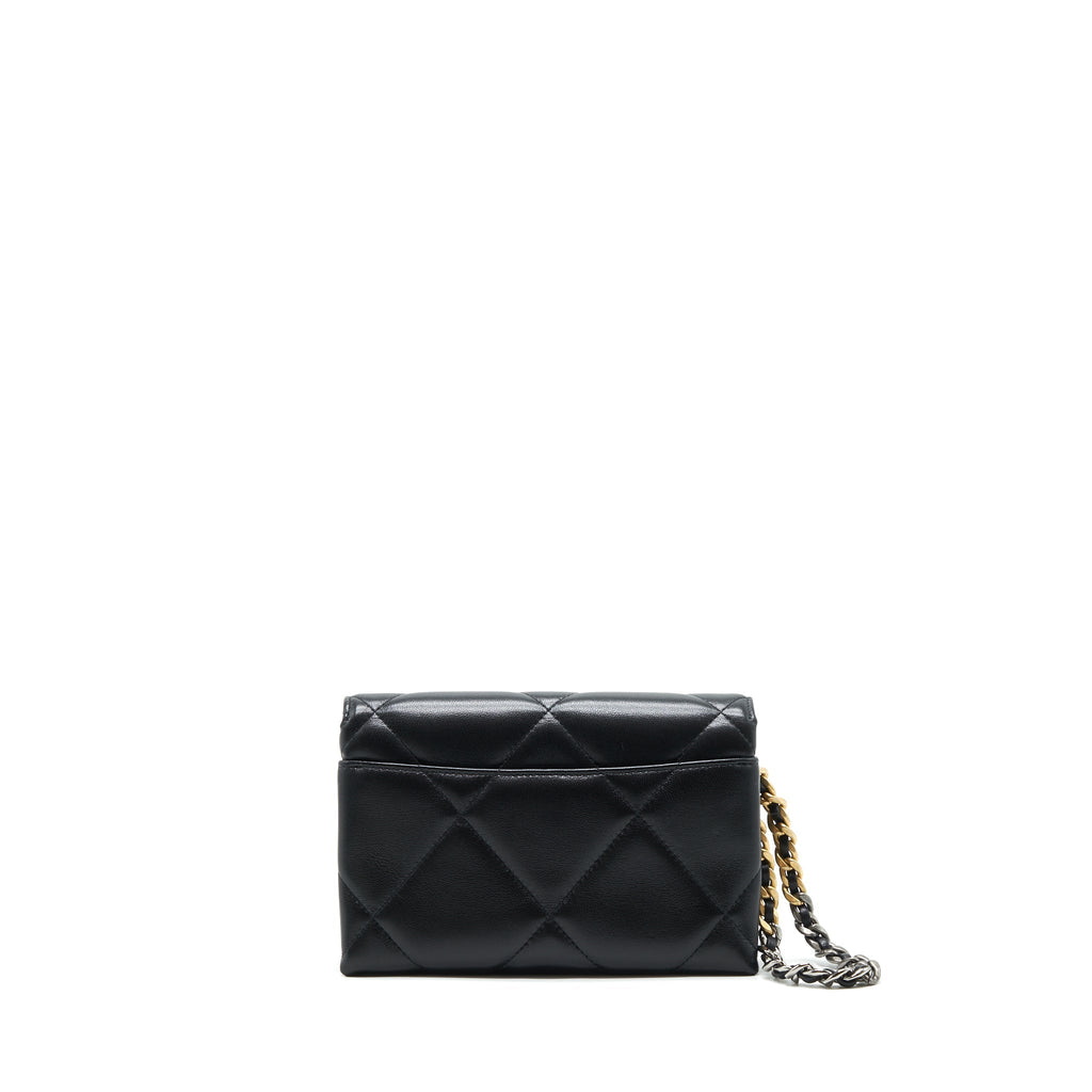 Chanel 19 Clutch lambskin black