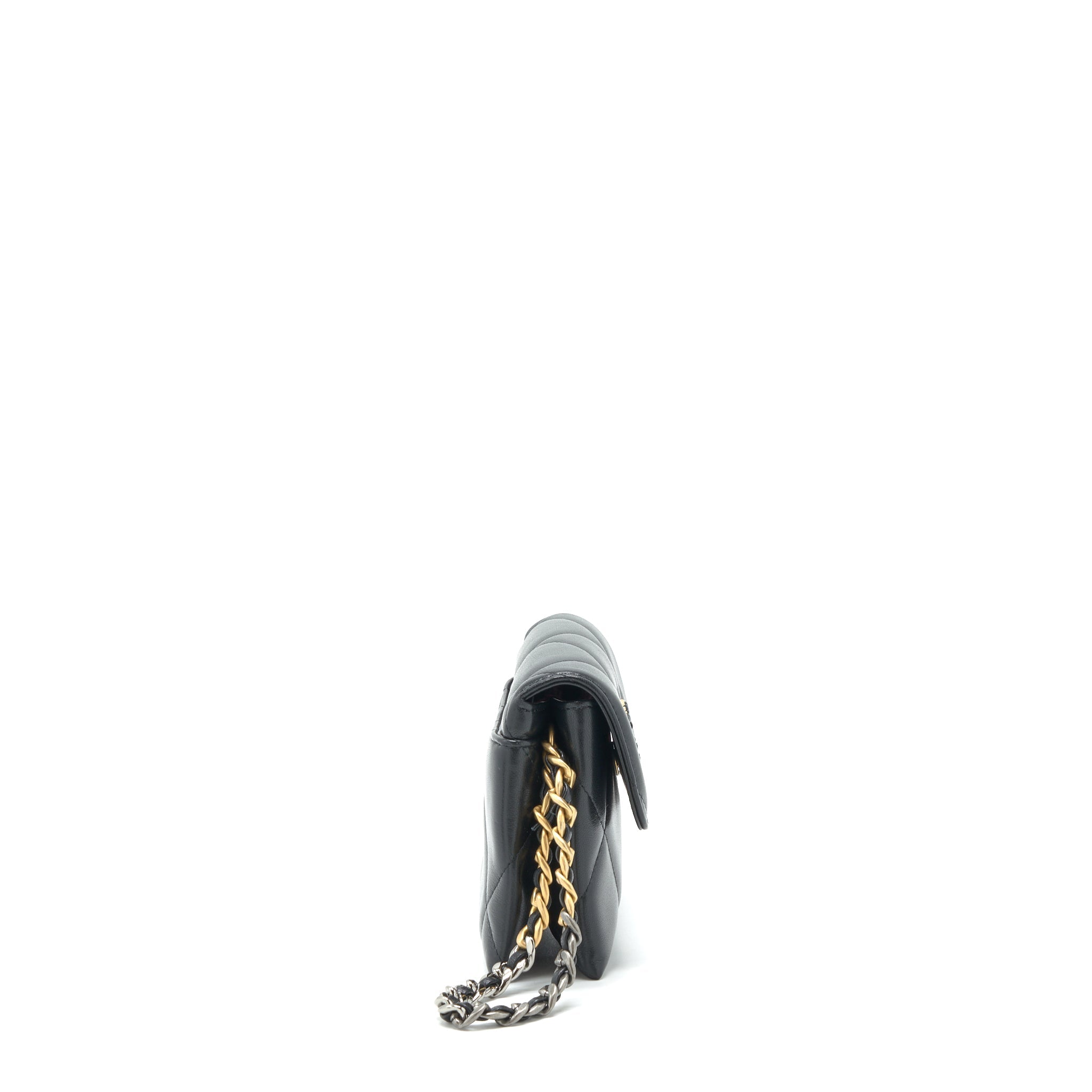 Chanel 19 Clutch lambskin black