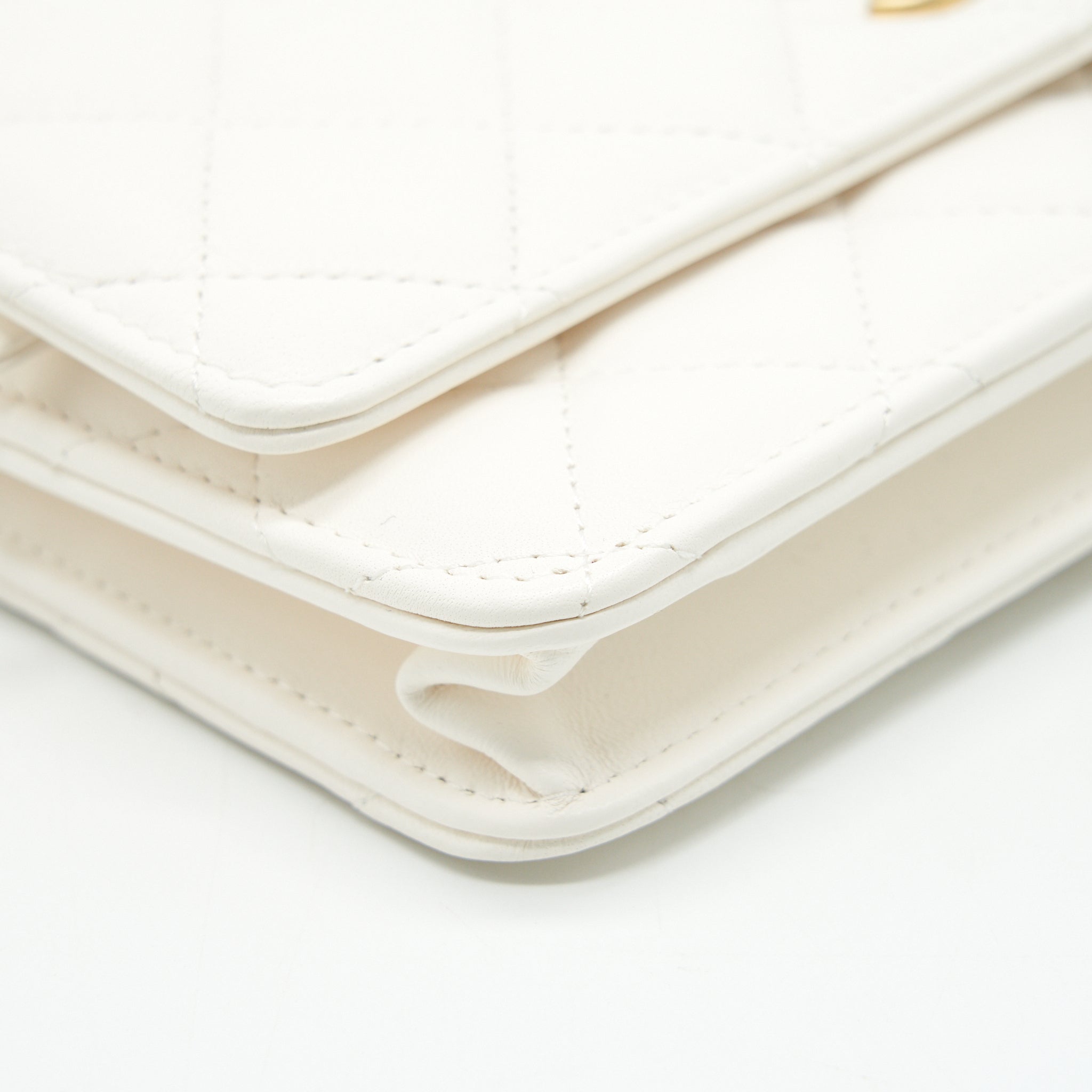 Chanel Pearl Crush Wallet on Chain White