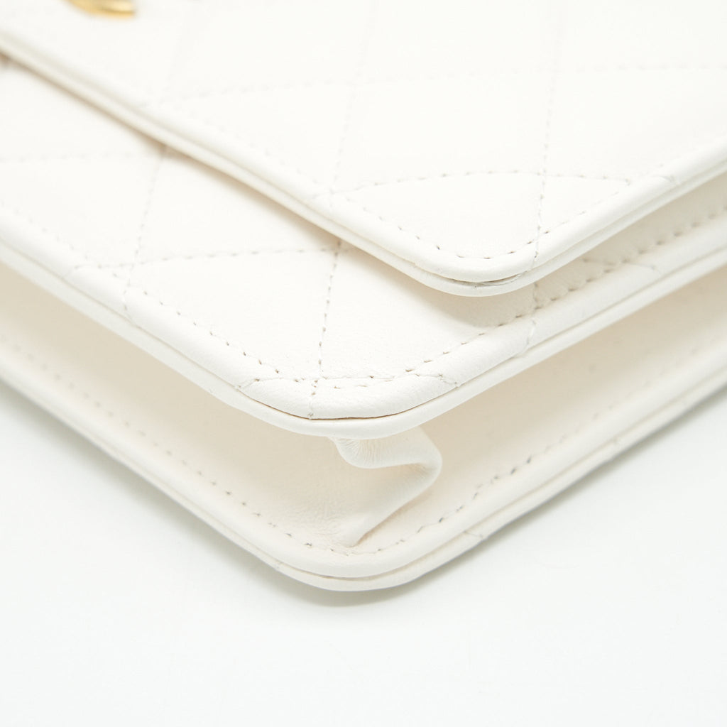 Chanel Pearl Crush Wallet on Chain White