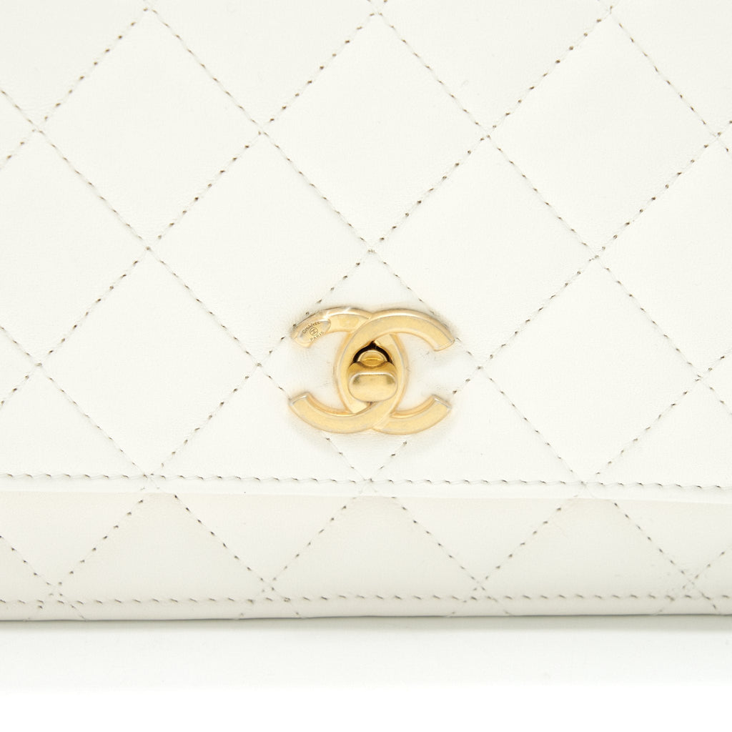 CHANEL Pearl Crush Wallet on Chain White