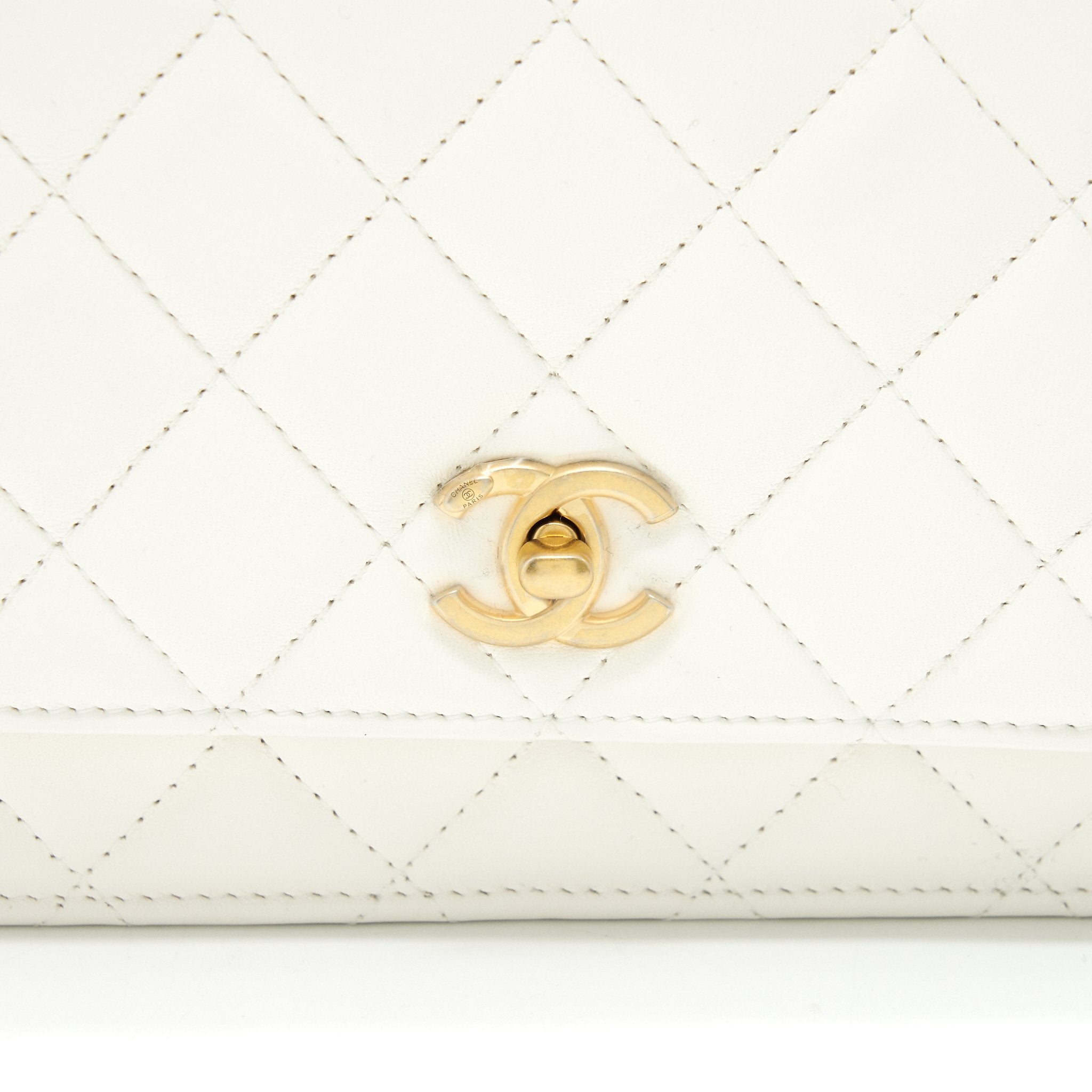 CHANEL Pearl Crush Wallet on Chain White