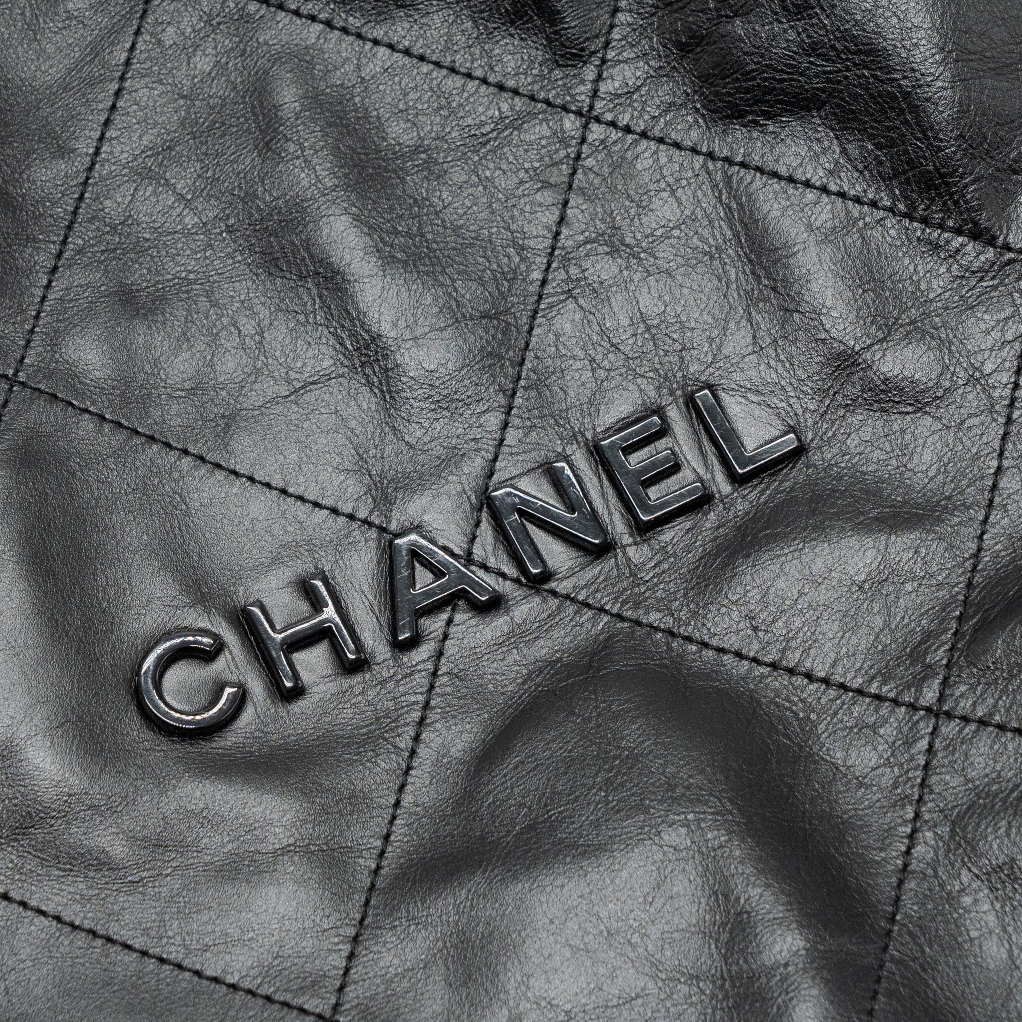 Chanel 22 backpack calfskin so black / black hardware (microchip)