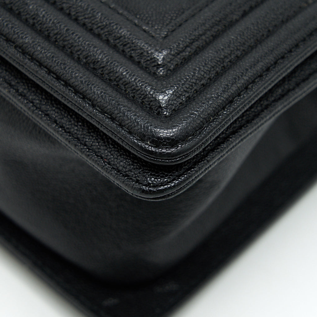 Chanel Chevron medium Boy Chanel Handbag Caviar Black