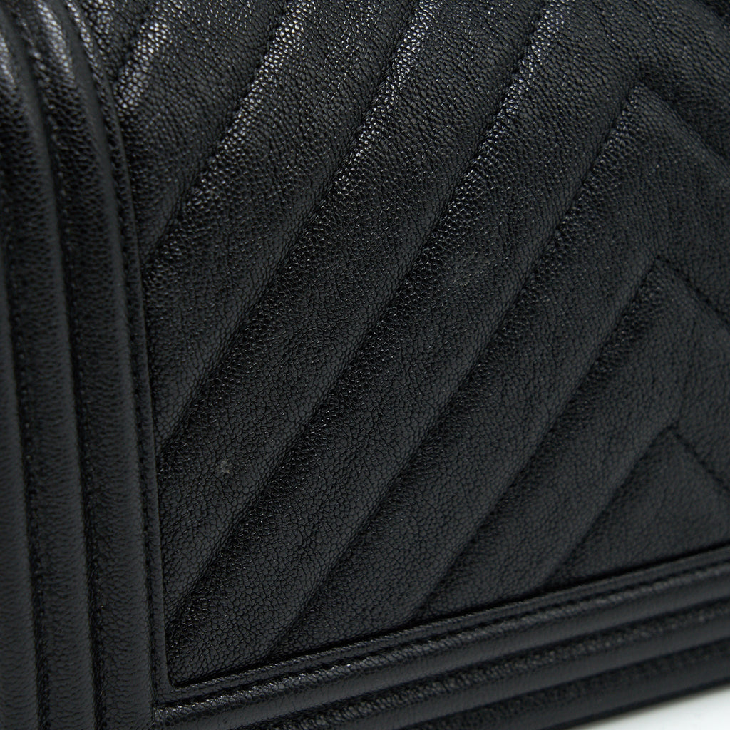 Chanel Chevron medium Boy Chanel Handbag Caviar Black