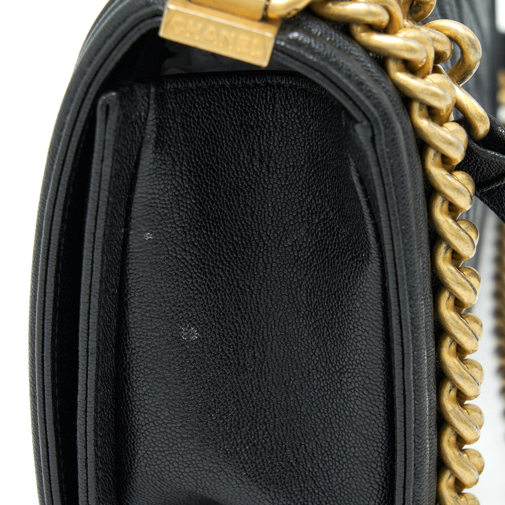 Chanel Chevron medium Boy Chanel Handbag Caviar Black