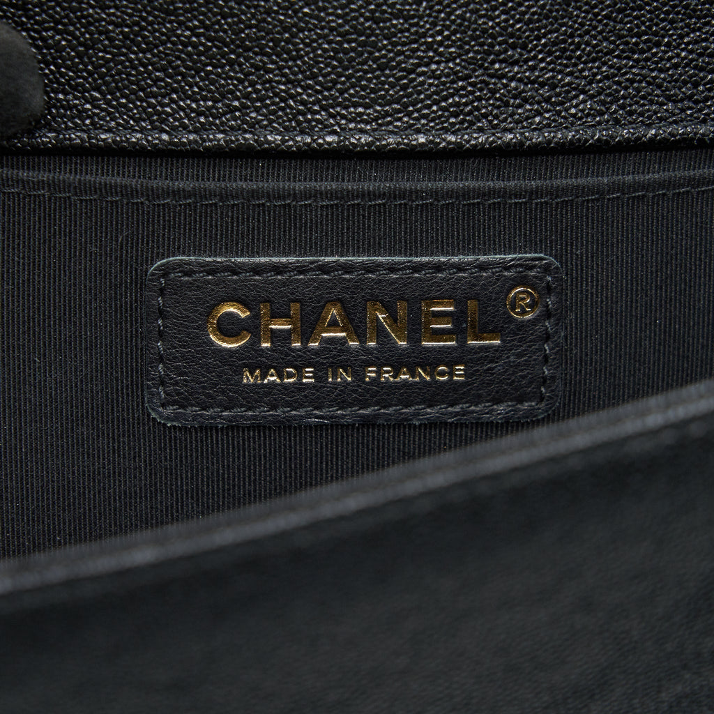 Chanel Chevron medium Boy Chanel Handbag Caviar Black