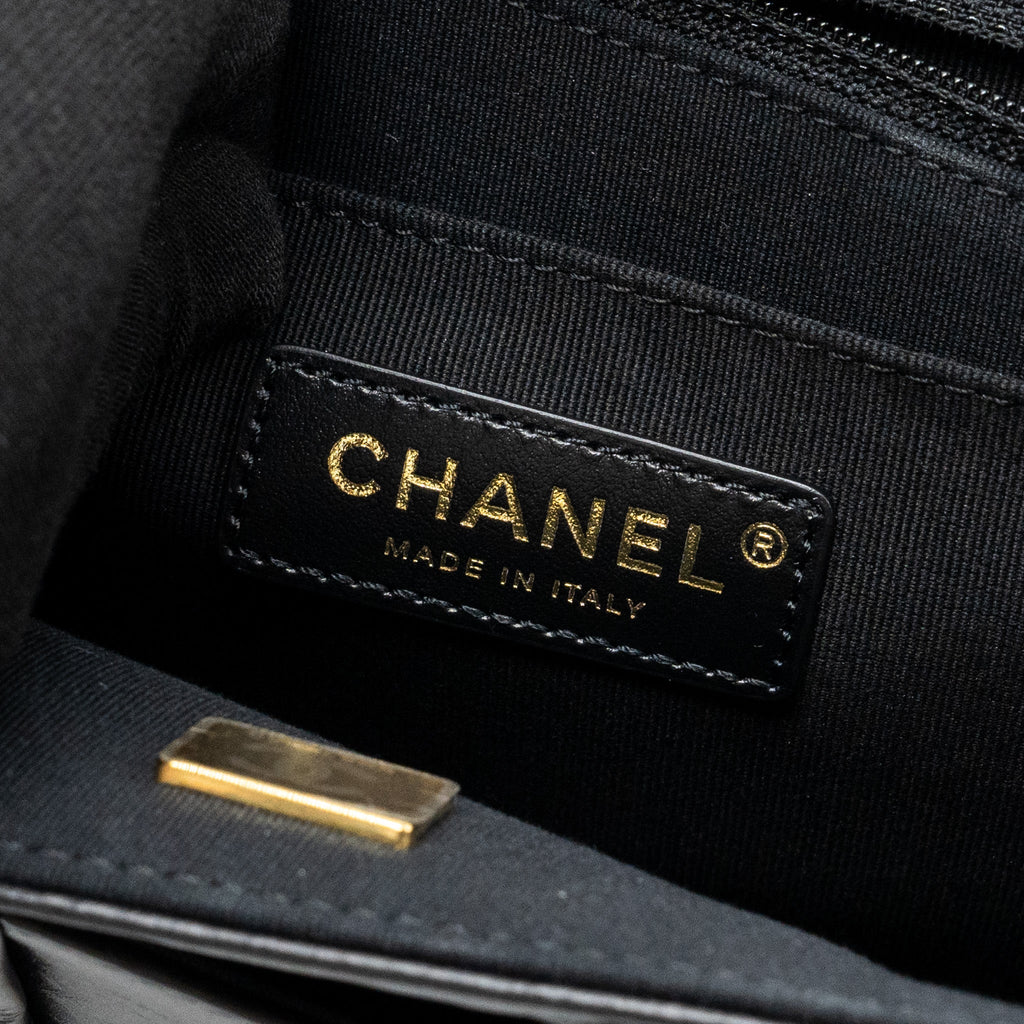 Chanel 23S flap backpack calfskin black brushed  (microchip)