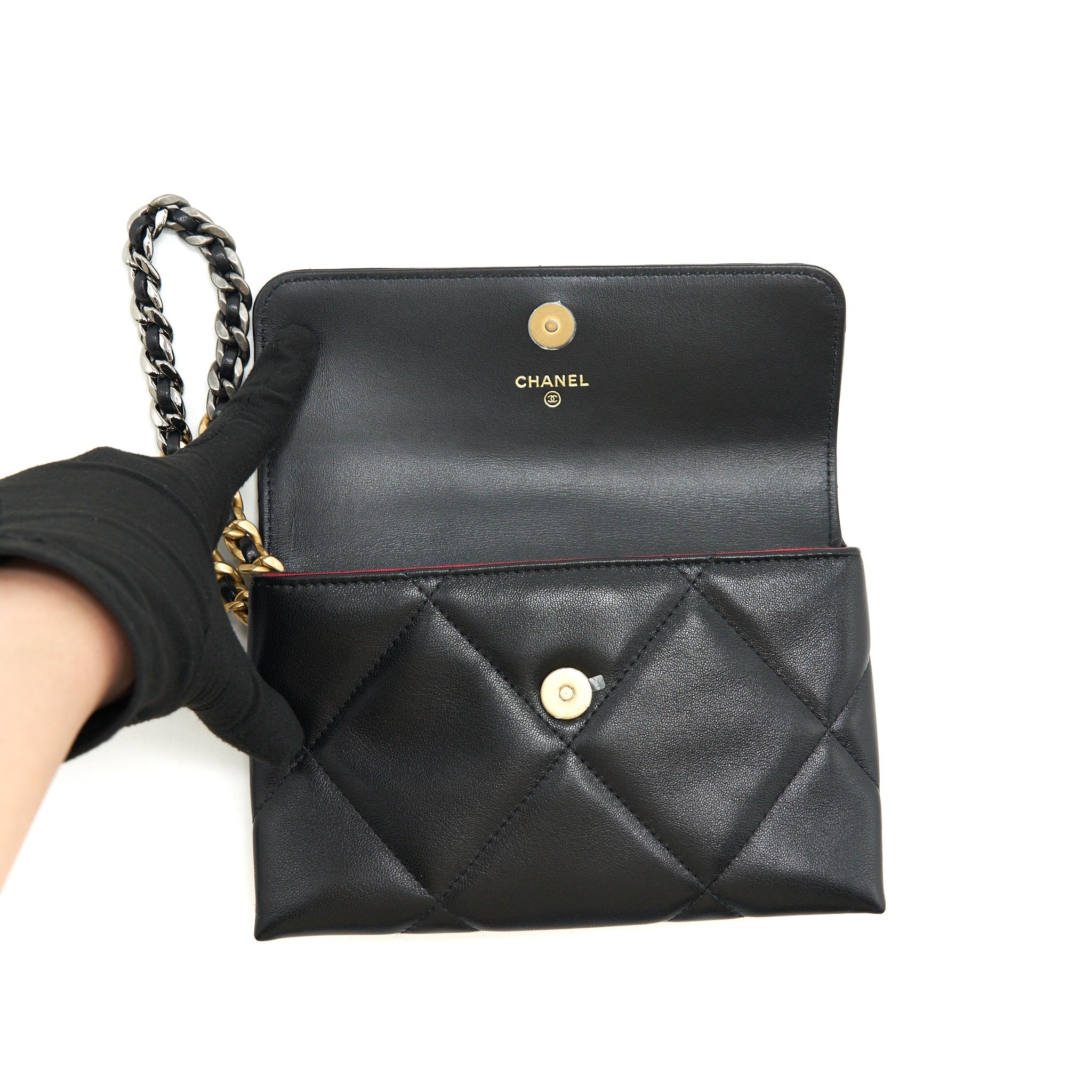 Chanel 19 Clutch lambskin black