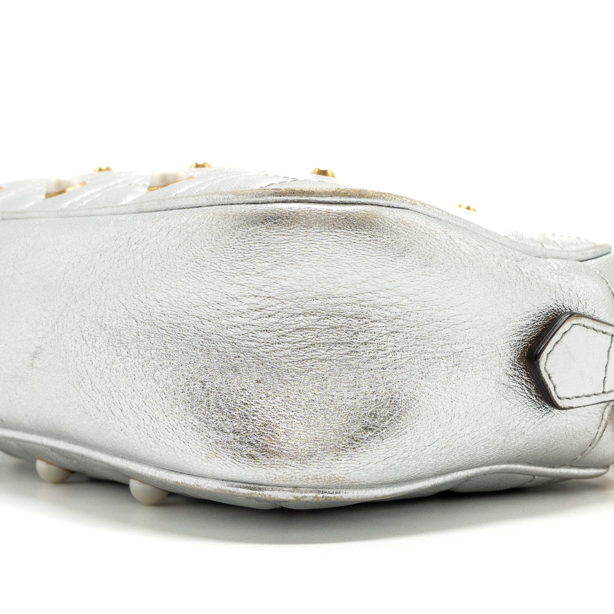 Gucci GG Marmont Camera Bag With Pearl Leather Silver