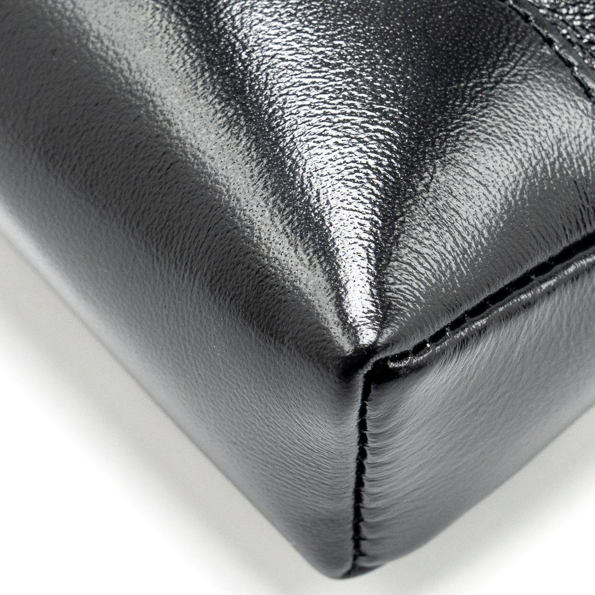 CHANEL Mini 31 Clutch With Chain Shiny Lambskin Black L (Microchip)
