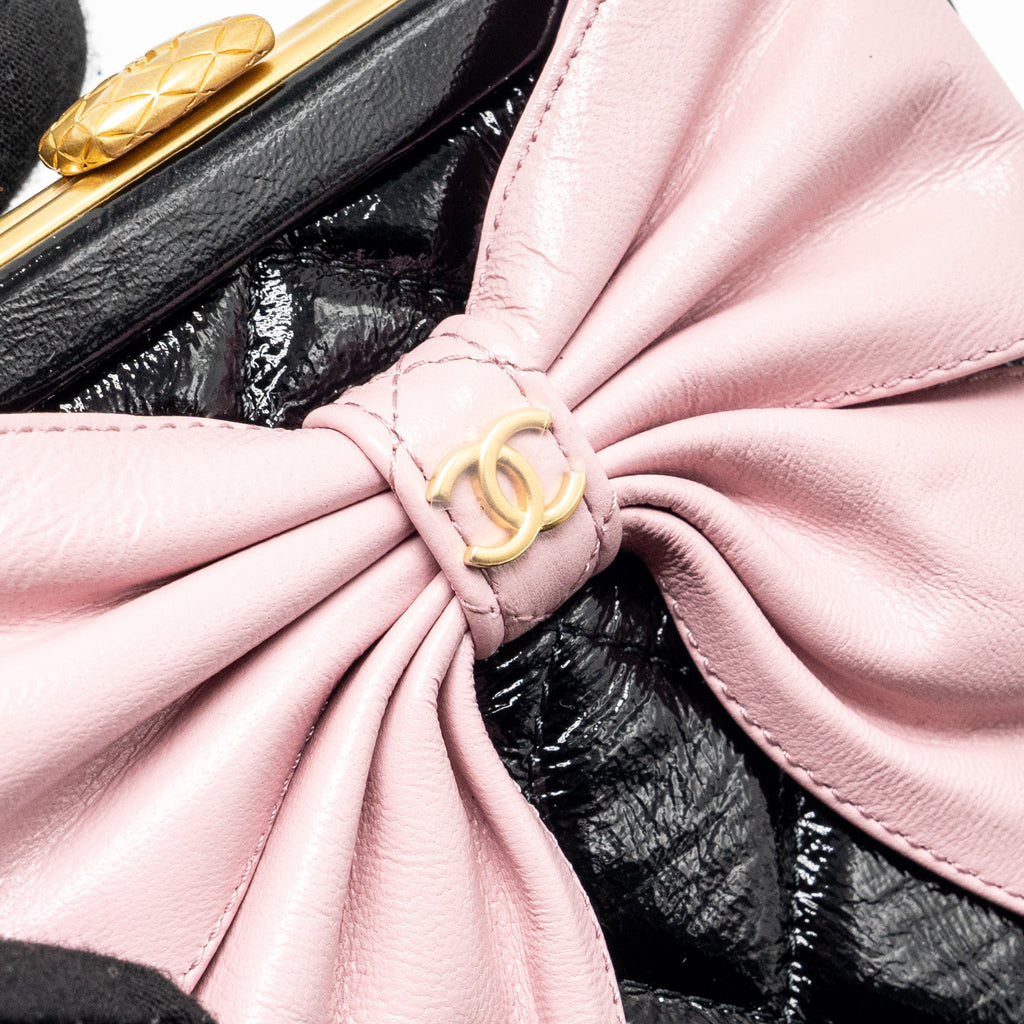 Chanel 24a Bowknot Clutch with Chain Patent Crumpled Lambskin/Shiny Lambskin Black/Pink  (Microchip)