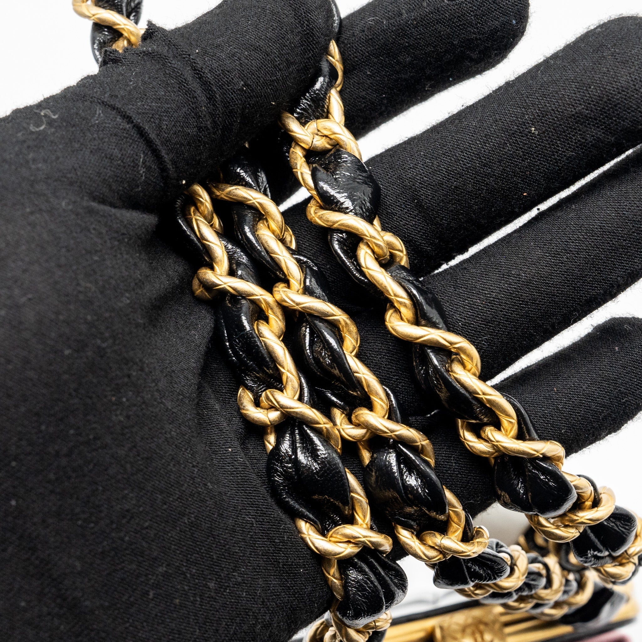 Chanel 24a Bowknot Clutch with Chain Patent Crumpled Lambskin/Shiny Lambskin Black/Pink  (Microchip)