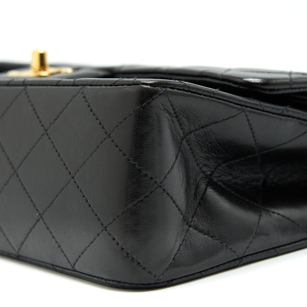 Chanel Vintage Classic Flap Medium in Black