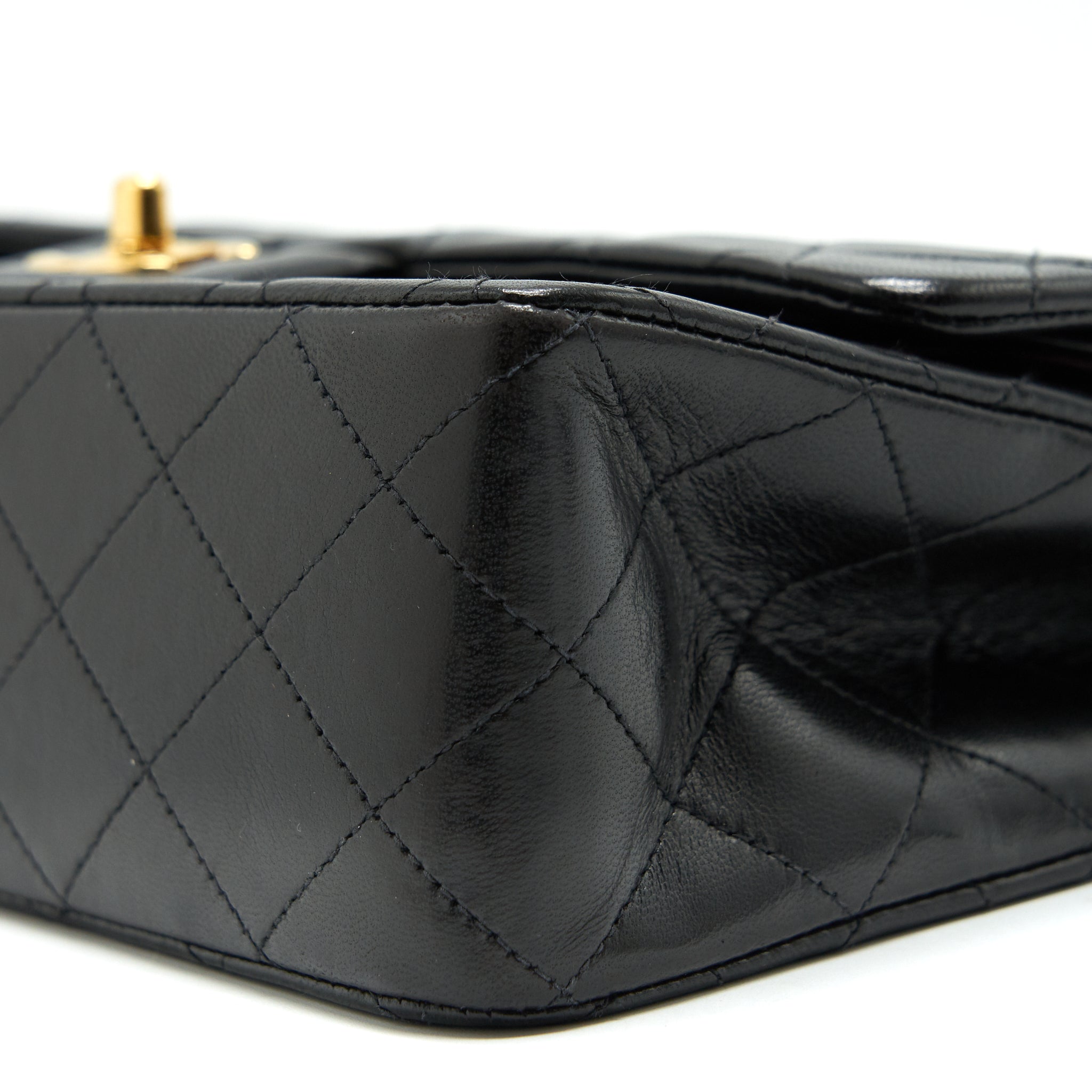 Chanel Vintage Classic Flap Medium in Black