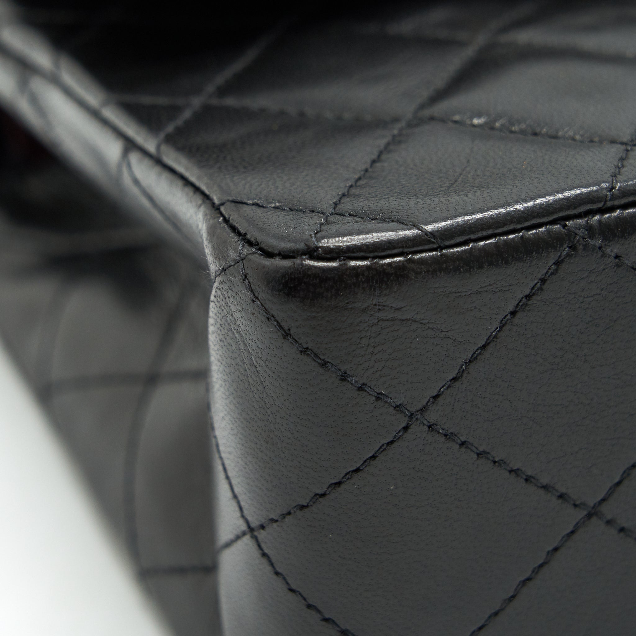 Chanel Vintage Classic Flap Medium in Black