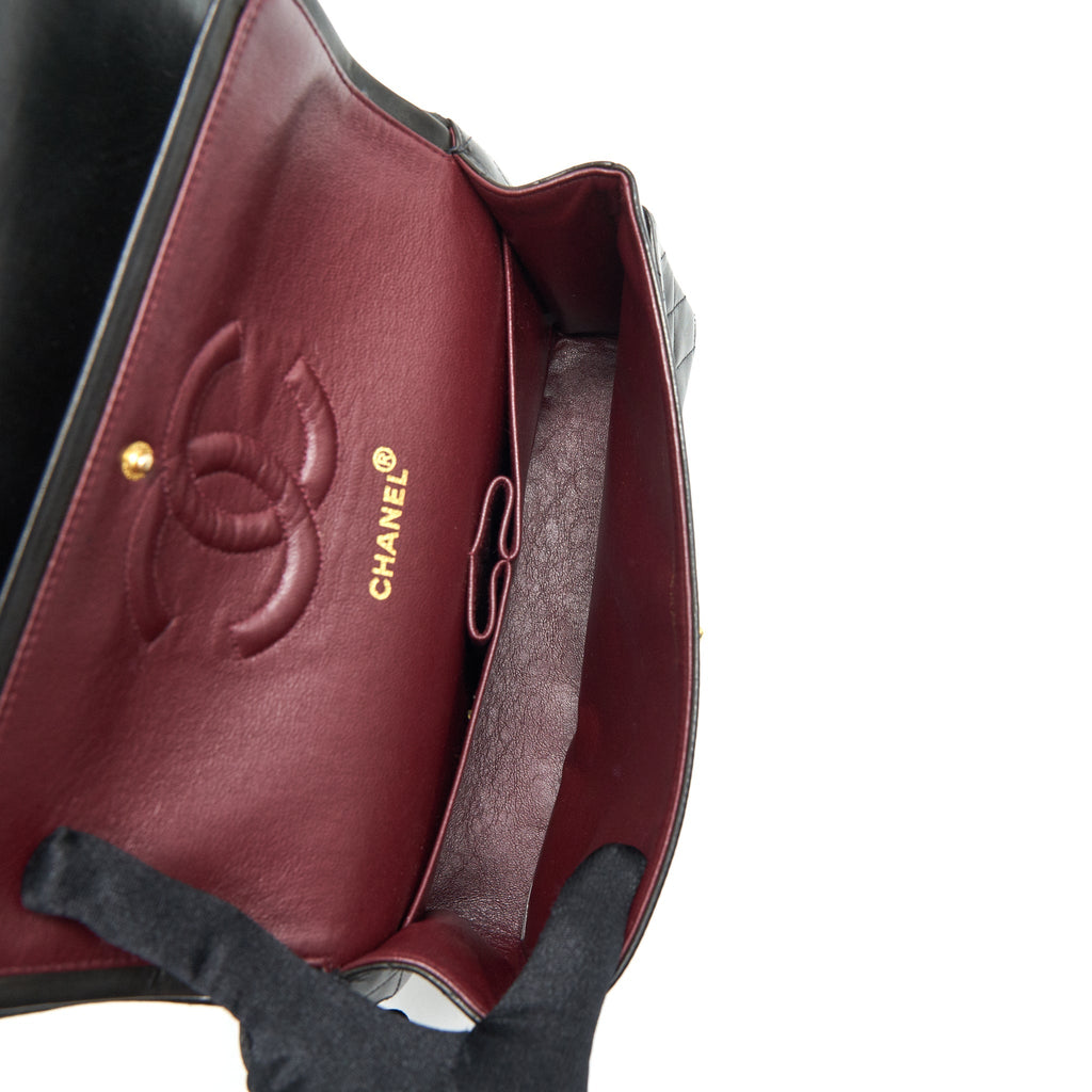 Chanel Vintage Classic Flap Medium in Black